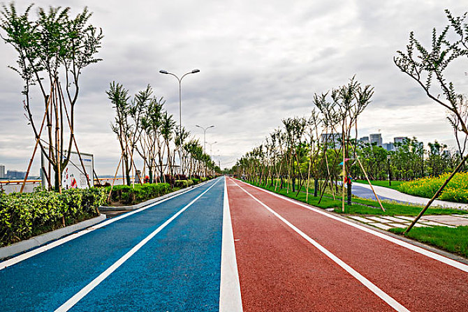 橡胶跑道有毒么